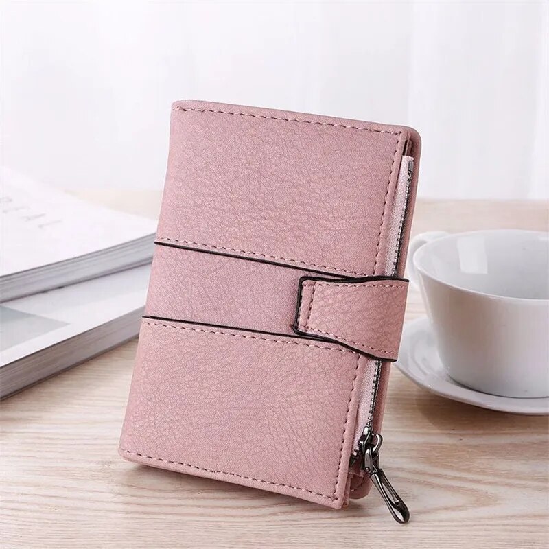 Chic Compact Women's Wallet - Image 3