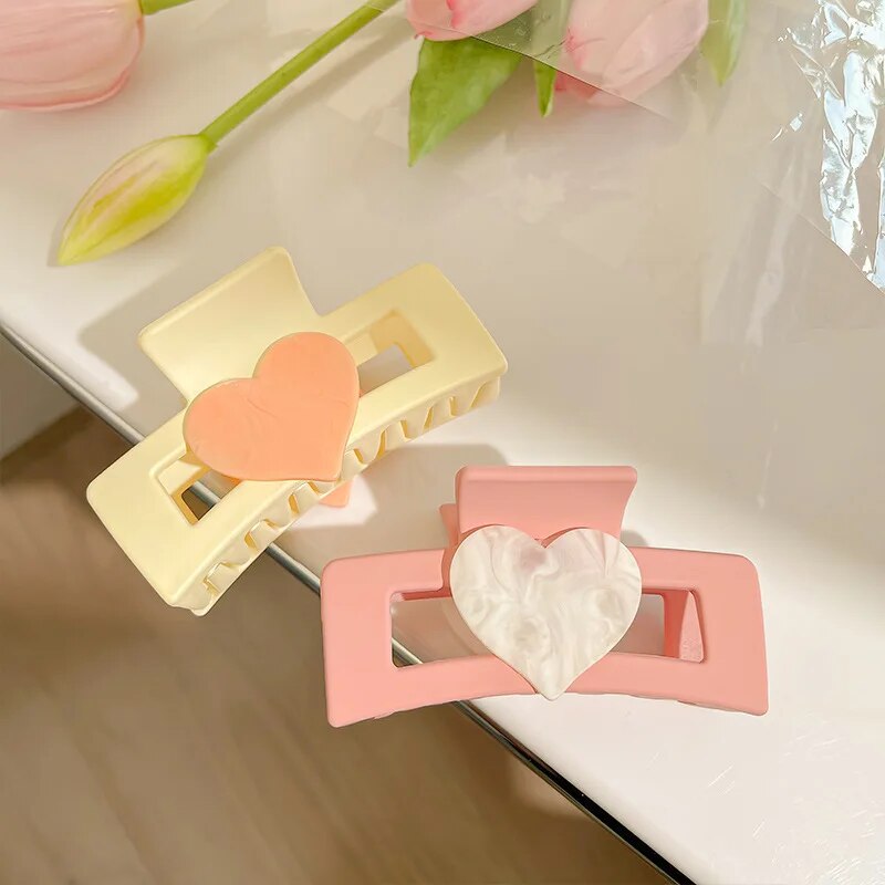 Chic Heart Hair Claws: Sweeten Your Look with Fashionable Hair Accessories - Image 3