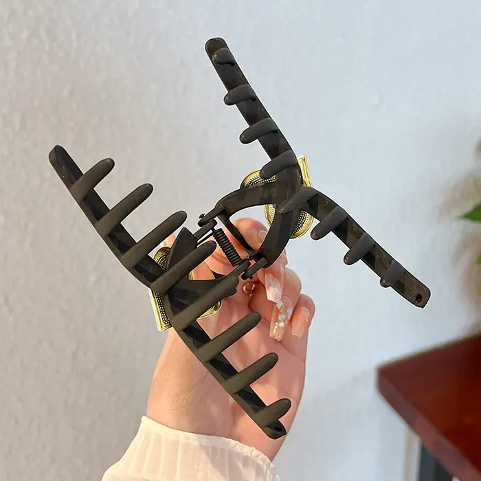 Extra Large Black Heart Hair Claw Clip - Image 5