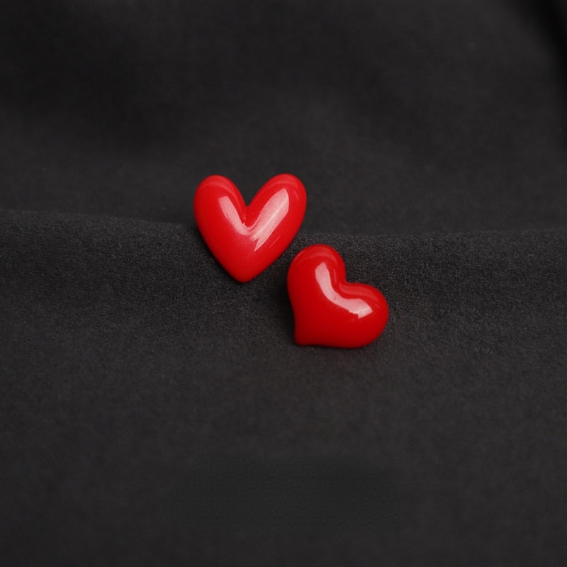 Charming Red Heart Resin Brooch Pins - Image 2